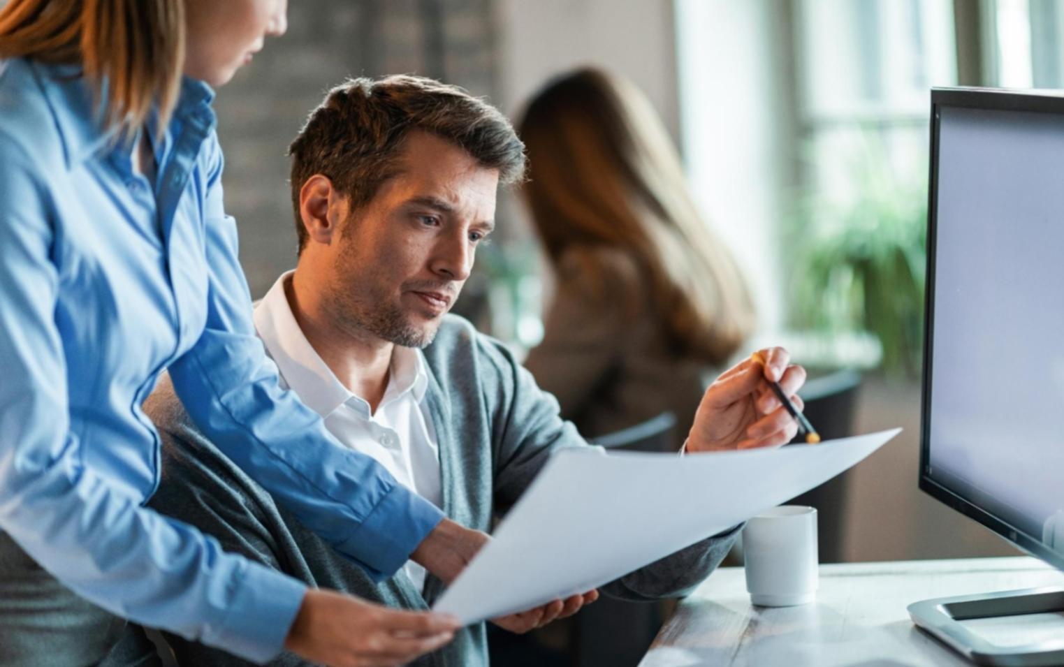 Analyse visuelle des écarts budgétaires avec graphiques et tableaux de bord financiers